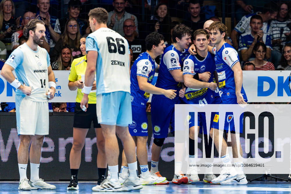 GER, Handball, Maenner, Saison 26 27, Opel 1.Bl, 9.Spieltag, ThSV Eisenach - VfL Gummersbach Gian Attenhofer (ThSV Eisenach,11), Tillman Leu (ThSV Eisenach,99), Vukasin Antonijevic (ThSV Eisenach, 41), Stephan Seitz (ThSV Eisenach,44) 99817 Eisenach Werner-Assmann-Halle Am Sportp Thueringen Deutschland