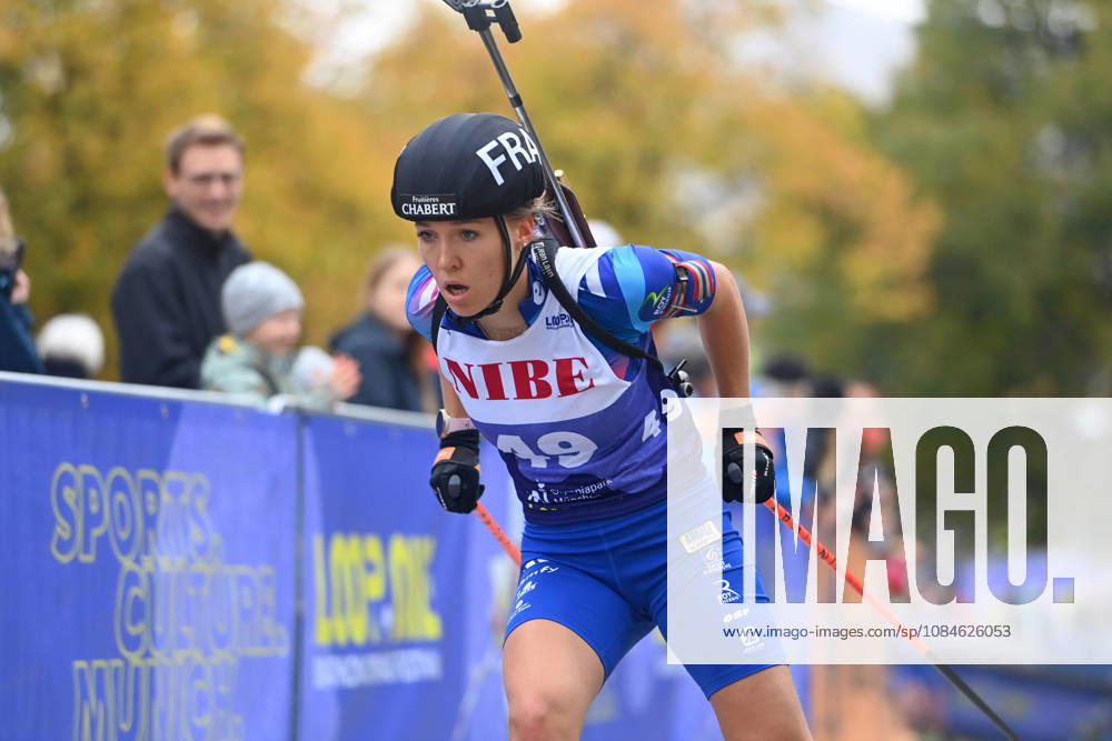 Oceane MICHELON (FRA),Aktion, Loop One-Biathlon Opening Festival im Olympiapark in Muenchen am 17.10.2026.