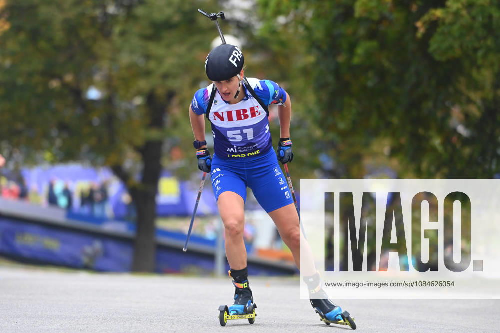 Julia SIMON (FRA),Aktion, Loop One-Biathlon Opening Festival im Olympiapark in Muenchen am 17.10.2026.