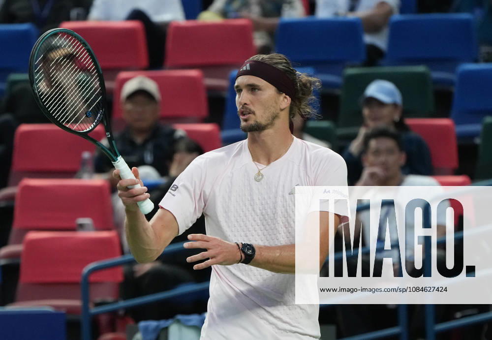 (261017) -- SHANGHAI, Oct. 17, 2026 -- Alexander Zverev reacts during the men s singles semifinal between Alexander Zverev of Germany and Alejandro Davidovich Fokina of Spain at the 2026 ATP, Tennis Herren tour Shanghai Masters tennis tournament in Shanghai, China, Oct. 17, 2026. ) (SP)CHINA-SHANGHAI-TENNIS-SHANGHAI MASTERS-MEN S SINGLES (CN) DingxTing