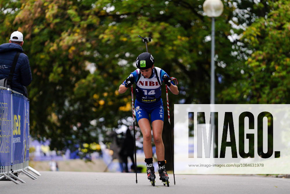 GER, Biathlon, Frauen, IBU Biathlon Loop One Festival 2026, Saison 2026 2027, Super Sprint Qualifikation Damen Paula Botet ( FRA, 14 ) im Anstieg München Olympiapark Bayern Deutschland