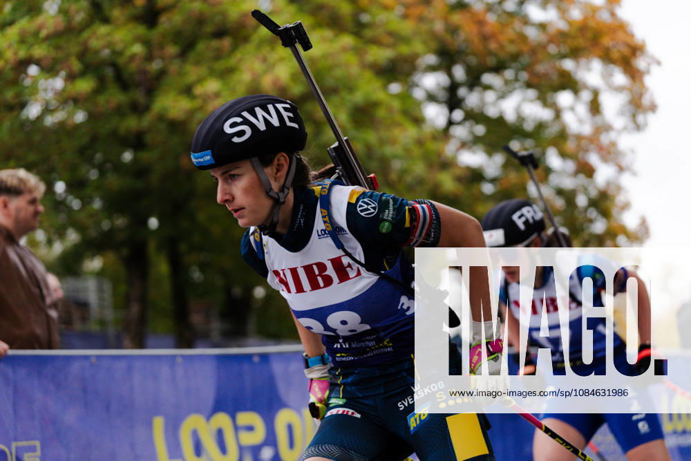 GER, Biathlon, Frauen, IBU Biathlon Loop One Festival 2026, Saison 2026 2027, Super Sprint Qualifikation Damen Amandine Mengin ( FRA, 17 ), Ella Halvarsson ( SWE, 38 ) im Duell München Olympiapark Bayern Deutschland