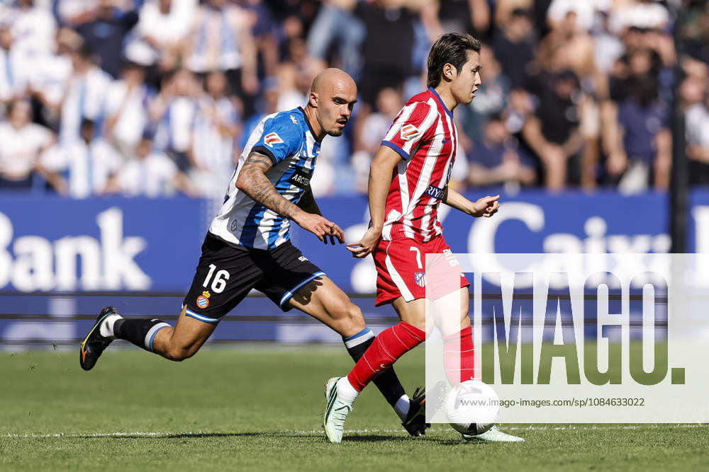 Kang-in Lee of Atletico de Madrid and Vanja Drkusic of RCD Espanyol in action during the Spanish league, LaLiga EA Sports, football match played between RCD Espanyol and Atletico de Madrid at RCDE Stadium on October 17, 2026 in Cornella, Spain. RCD Espanyol V Atletico De Madrid - LaLiga EA Sports - ZUMAa181 20261017_zaa_a181_113