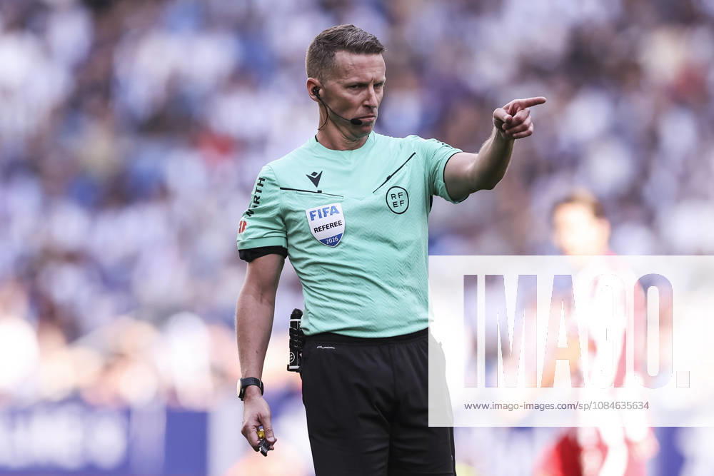 Alejandro Hernandez, referee of the match, gestures during the Spanish league, LaLiga EA Sports, football match played between RCD Espanyol and Atletico de Madrid at RCDE Stadium on October 17, 2026 in Cornella, Spain. RCD Espanyol V Atletico De Madrid - LaLiga EA Sports - ZUMAa181 20261017_zaa_a181_120