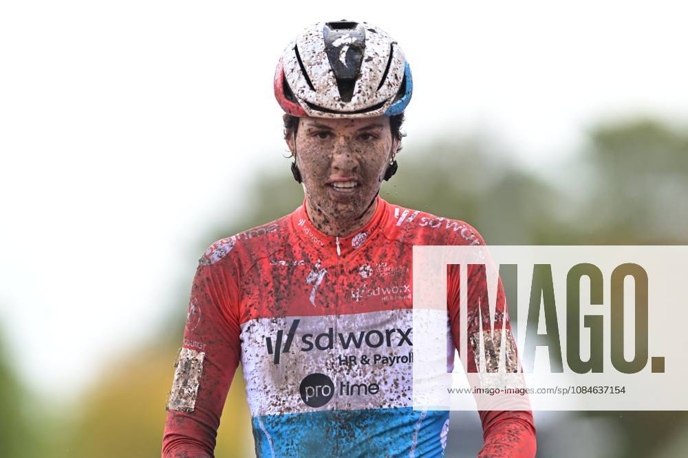 Luxembourgian Marie Schreiber celebrates as she crosses the finish line to win the women s elite race of the Berencross Meulebeke cyclocross cycling event, race 2 8 in the HG Cross competition, on Saturday 17 October 2026. DAVIDxPINTENS x190079784x