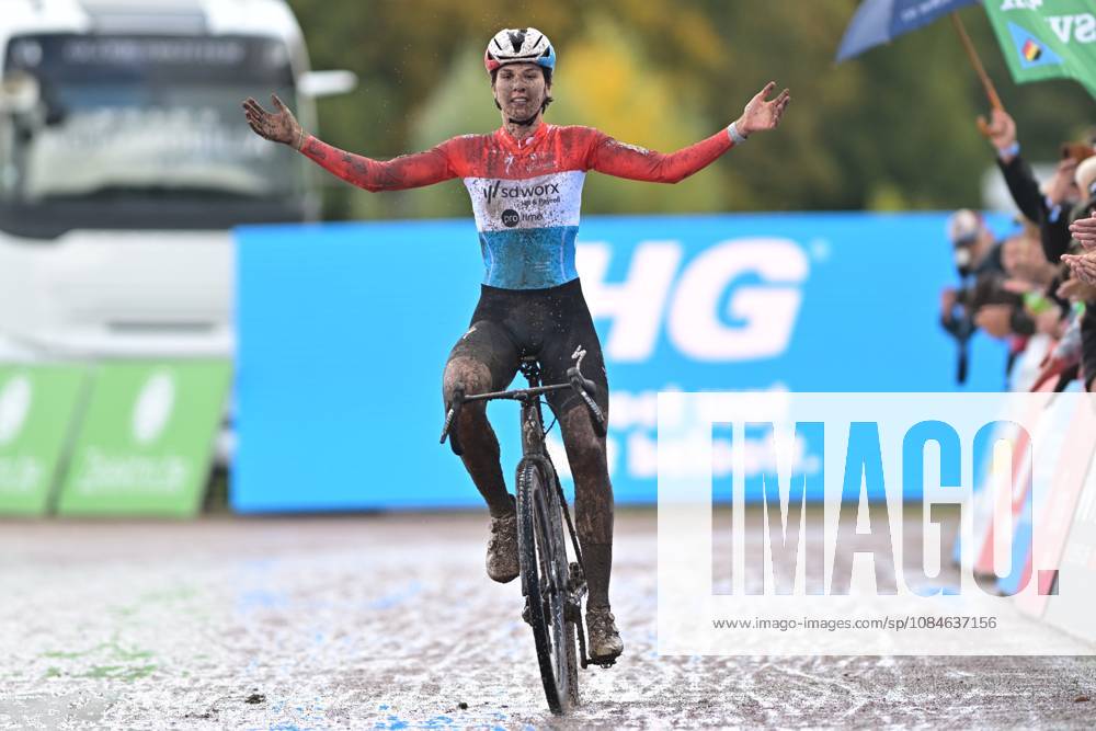 Luxembourgian Marie Schreiber celebrates as she crosses the finish line to win the women s elite race of the Berencross Meulebeke cyclocross cycling event, race 2 8 in the HG Cross competition, on Saturday 17 October 2026. DAVIDxPINTENS x190079796x
