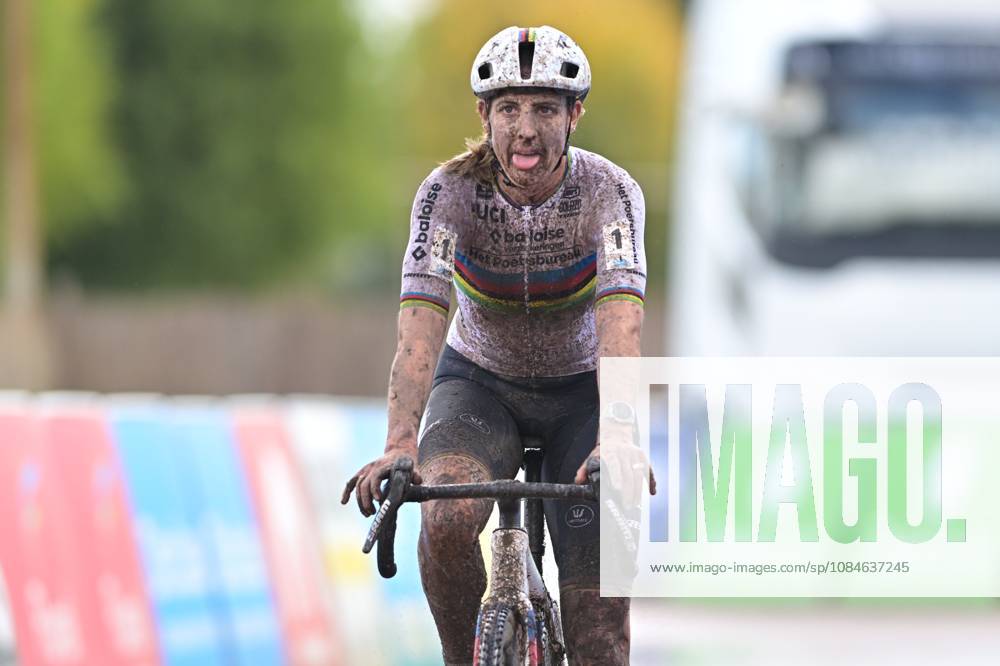 Dutch Lucinda Brand crosses the finish line of the women s elite race of the Berencross Meulebeke cyclocross cycling event, race 2 8 in the HG Cross competition, on Saturday 17 October 2026. DAVIDxPINTENS x190079764x