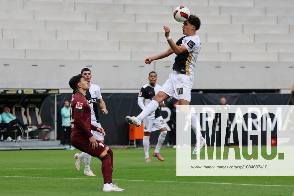 Fussball, Herren, 1. Bundesliga, Saison 2026 2027, SV 07 Elversberg - FC Augsburg, Noah Darvich (SV 07 Elversberg), Fabian Rieder (FC Augsburg) Elversberg Ursapharm-Arena an der Kaiserlinde Saarland Deutschland (DEU)