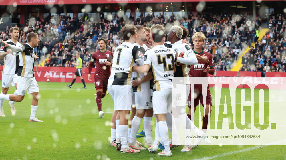 Fussball 1.Bundesliga, SV Elversberg - FC Augsburg v.l. Lukas Petkov (SV 07 Elversberg) jubelt nach seinem Tor zum 1:0 Elfmeter Bierdusche Elversberg