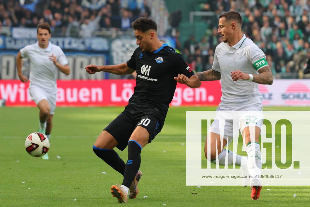 GER, Fussball, 1.FBL Männer, 6. Spieltag, Saison2026 2027, SV Werder Bremen vs. SC Paderborn 07 Stefano Marino (SC Paderborn 07 30) im Zweikampf gegen Marco Friedl (SV Werder Bremen 32) Bremen Weserstadion Bremen Germany