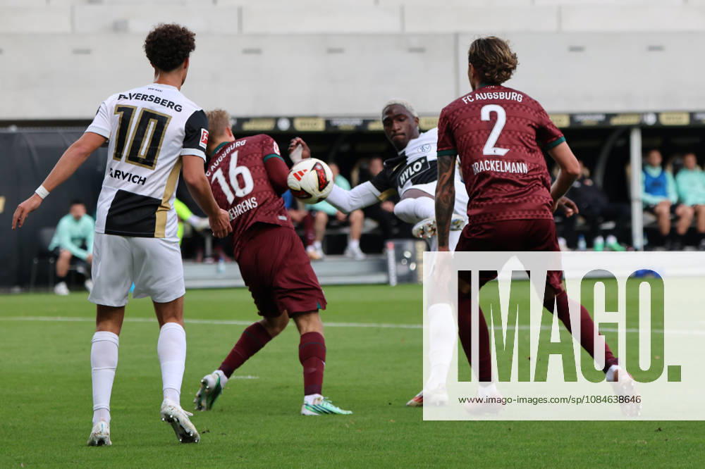 Fussball, Herren, 1. Bundesliga, Saison 2026 2027, SV 07 Elversberg - FC Augsburg, David Mokwa (SV 07 Elversberg), Noah Darvich (SV 07 Elversberg), Calvin Brackelmann (FC Augsburg), Hennes Behrens (FC Augsburg) Elversberg Ursapharm-Arena an der Kaiserlinde Saarland Deutschland (DEU)