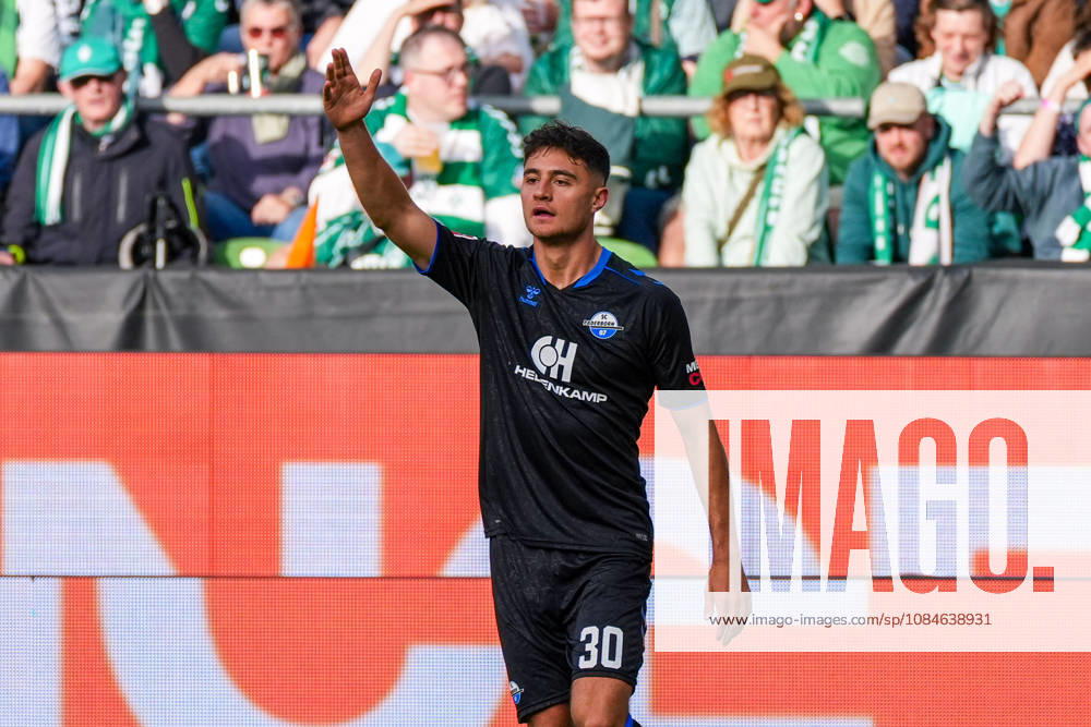 Tor und Torjubel von Stefano Marino (SC Paderborn 07, 30) zum 0:1 für SC Paderborn 07, Emotionen, Jubel, Freude, Deutschland: Fussball, Bundesliga, Saison 2026 27, 6. Spieltag, 17.10.2026, Werder Bremen vs FC Augsburg, Weserstadion (Bremen)