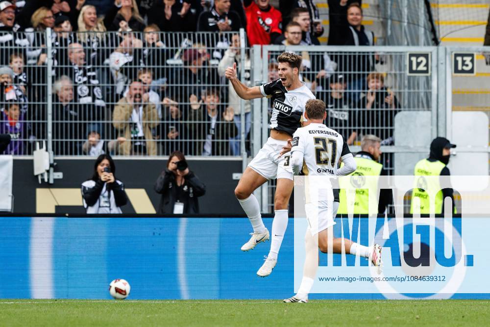Maximilian Rohr (SV 07 Elversberg) bejubelt den Treffer zum 3:0 mit Lasse Guenther (SV 07 Elversberg), zu SV Elversberg vs FC Augsburg, Fussball, 1. Bundesliga, 06. Spieltag, Saison 2026 2027, 17.10.2026 SV Elversberg vs FC Augsburg, Fussball, 1. Bundesliga, 06. Spieltag, Saison 2026 2027