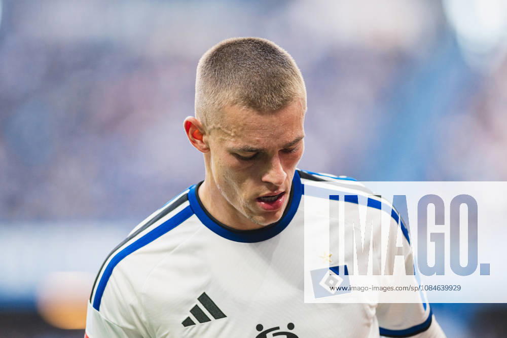 1. Bundesliga: Hamburger SV vs. VfB Stuttgart, 17.10.2026 Miro Muheim (Hamburger SV, 28); Fußball, 1. Bundesliga, 6. Spieltag: Hamburger SV vs. VfB Stuttgart am 17.10.2026 im Volksparkstadion, Hamburg DFL REGULATIONS PROHIBIT ANY USE OF PHOTOGRAPHS AS IMAGE SEQUENCES AND OR QUASI-VIDEO.