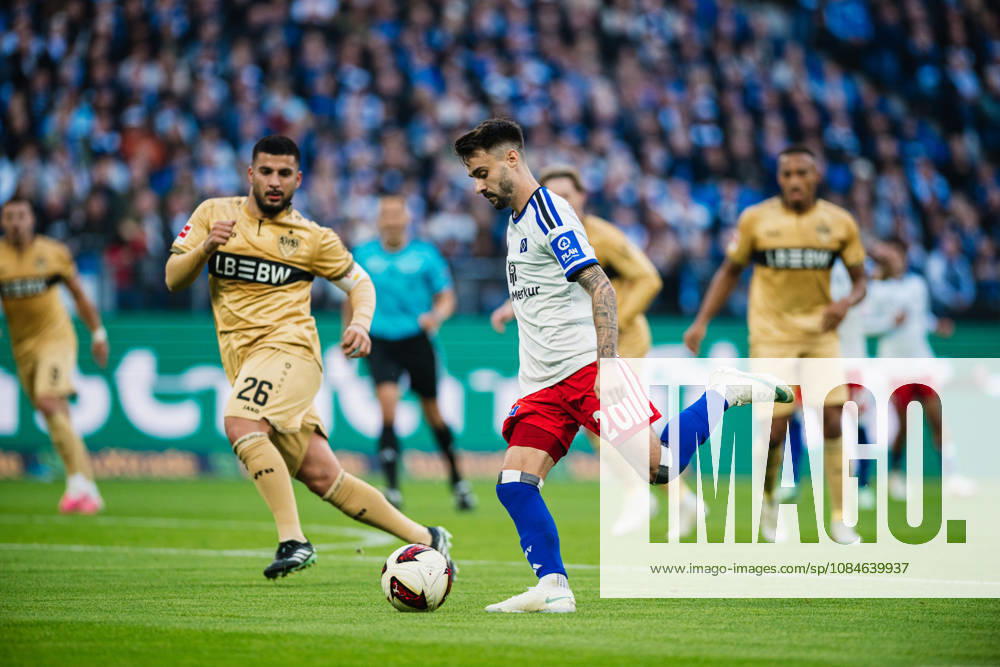 1. Bundesliga: Hamburger SV vs. VfB Stuttgart, 17.10.2026 Fabio Vieira (Hamburger SV, 20); Fußball, 1. Bundesliga, 6. Spieltag: Hamburger SV vs. VfB Stuttgart am 17.10.2026 im Volksparkstadion, Hamburg DFL REGULATIONS PROHIBIT ANY USE OF PHOTOGRAPHS AS IMAGE SEQUENCES AND OR QUASI-VIDEO.