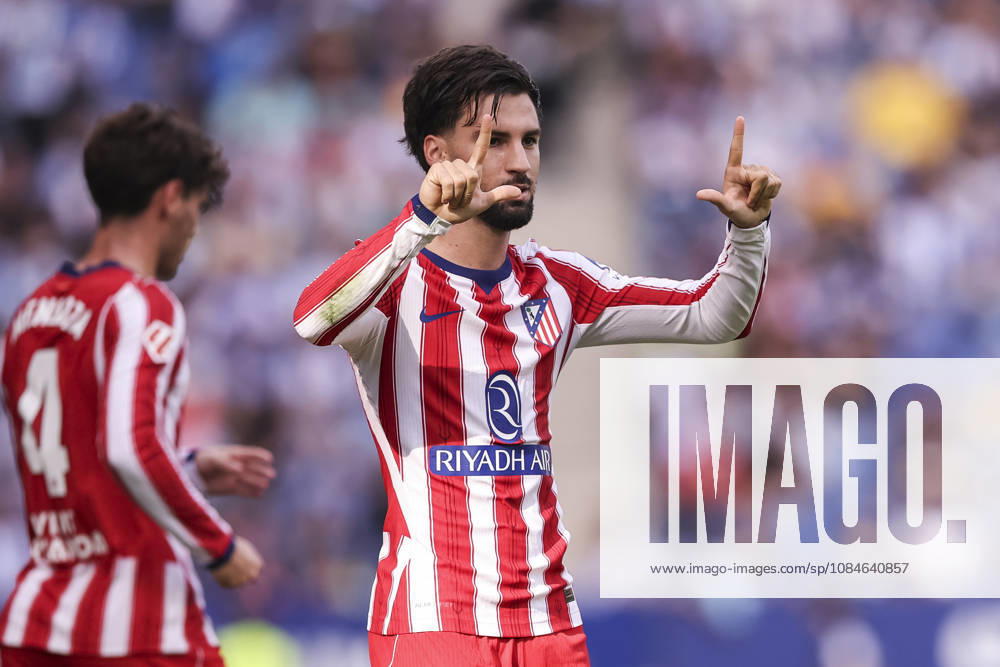 Alex Baena of Atletico de Madrid celebrates a goal during the Spanish league, LaLiga EA Sports, football match played between RCD Espanyol and Atletico de Madrid at RCDE Stadium on October 17, 2026 in Cornella, Spain. RCD Espanyol V Atletico De Madrid - LaLiga EA Sports - ZUMAa181 20261017_zaa_a181_151