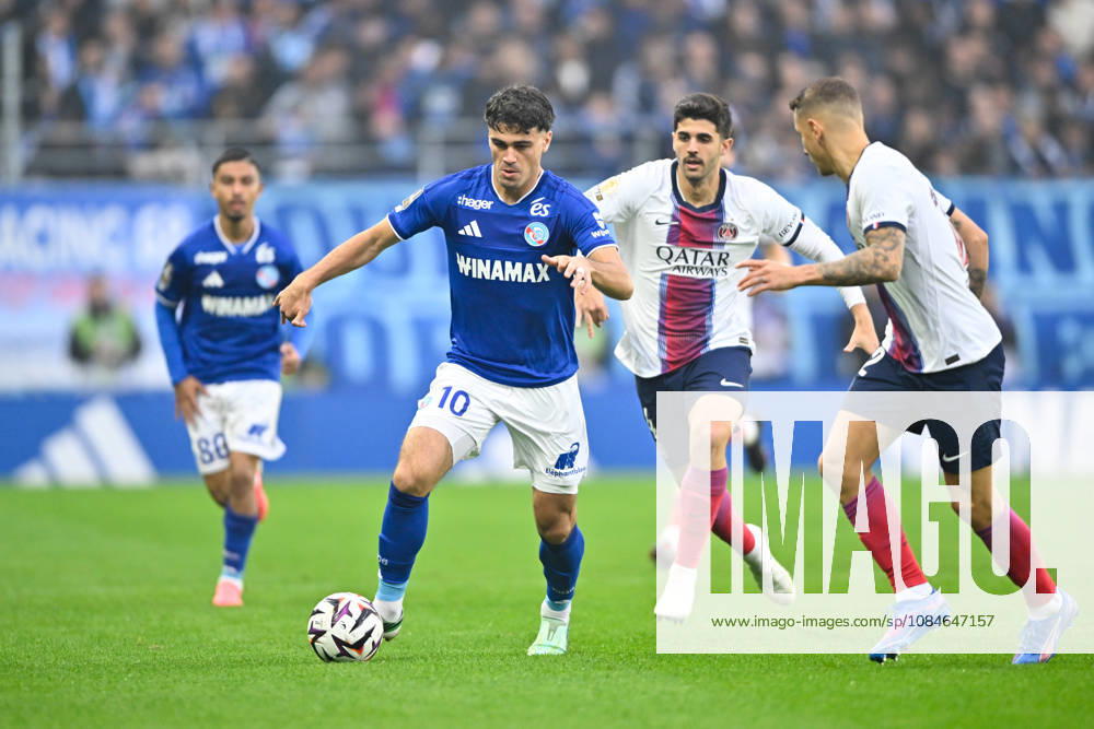 RC Strasbourg Alsace v Paris Saint-Germain - Ligue 1 McDonald s 2026 2027 Giovanni REYNA of Strasbourg and Lucas BERALDO of Paris Saint Germain during Ligue 1 McDonald s match between Strasbourg and Paris at Stade de la Meinau on October 17, 2026 in Strasbourg, France. Strasbourg France