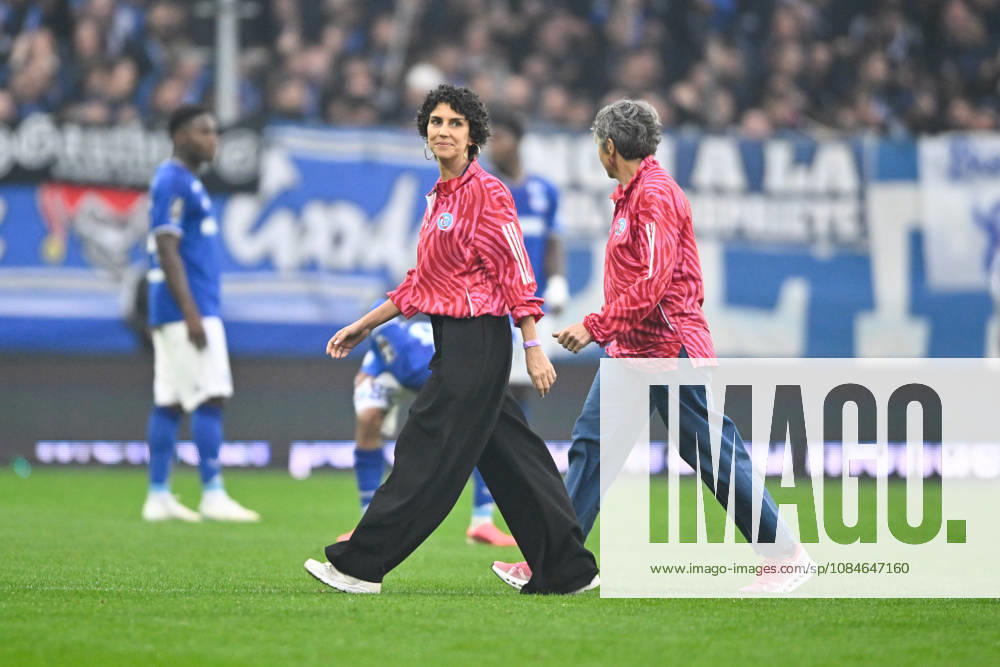 RC Strasbourg Alsace v Paris Saint-Germain - Ligue 1 McDonald s 2026 2027 Hommage during Ligue 1 McDonald s match between Strasbourg and Paris at Stade de la Meinau on October 17, 2026 in Strasbourg, France. Strasbourg France