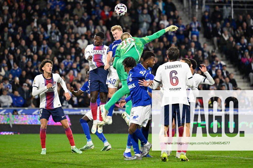 RC Strasbourg Alsace v Paris Saint-Germain - Ligue 1 McDonald s 2026 2027 Nuno MENDES of Paris Saint Germain and Conrad HARDER of Strasbourg and Matvei SAFONOV of Paris Saint Germain during Ligue 1 McDonald s match between Strasbourg and Paris at Stade de la Meinau on October 17, 2026 in Strasbourg, France. Strasbourg France