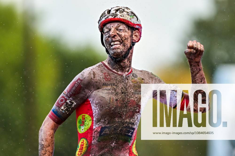 Belgian Michael Vanthourenhout of Pauwels Sauzen-Altez Industriebouw celebrates as he crosses the finish line to win the men s elite race of the Berencross Meulebeke cyclocross cycling event, race 2 8 in the HG Cross competition, on Saturday 17 October 2026. DAVIDxPINTENS x190092951x