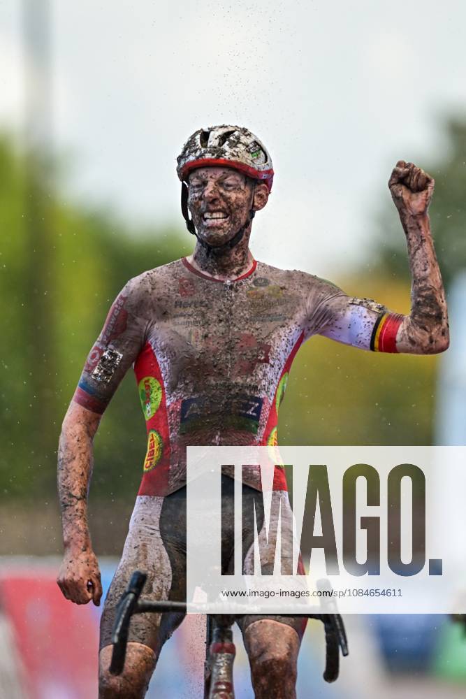 Belgian Michael Vanthourenhout of Pauwels Sauzen-Altez Industriebouw celebrates as he crosses the finish line to win the men s elite race of the Berencross Meulebeke cyclocross cycling event, race 2 8 in the HG Cross competition, on Saturday 17 October 2026. DAVIDxPINTENS x190093049x