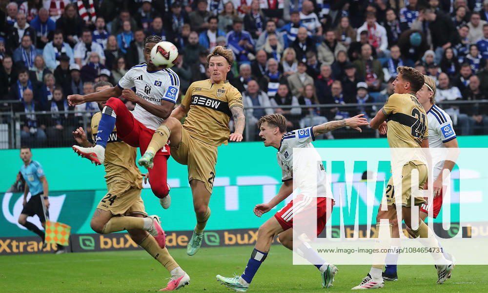 Warmed Omari (Hamburger SV), Finn Jeltsch (VfB Stuttgart) Fussball, Herren, Saison 2026 2027,1.Liga, Volksparkstadion, Hamburger SV gegen VfB Stuttgart, 1-0 DFL REGULATIONS PROHIBIT ANY USE OF PHOTOGRAPHS AS IMAGE SEQUENCES AND OR QUASI-VIDEO.