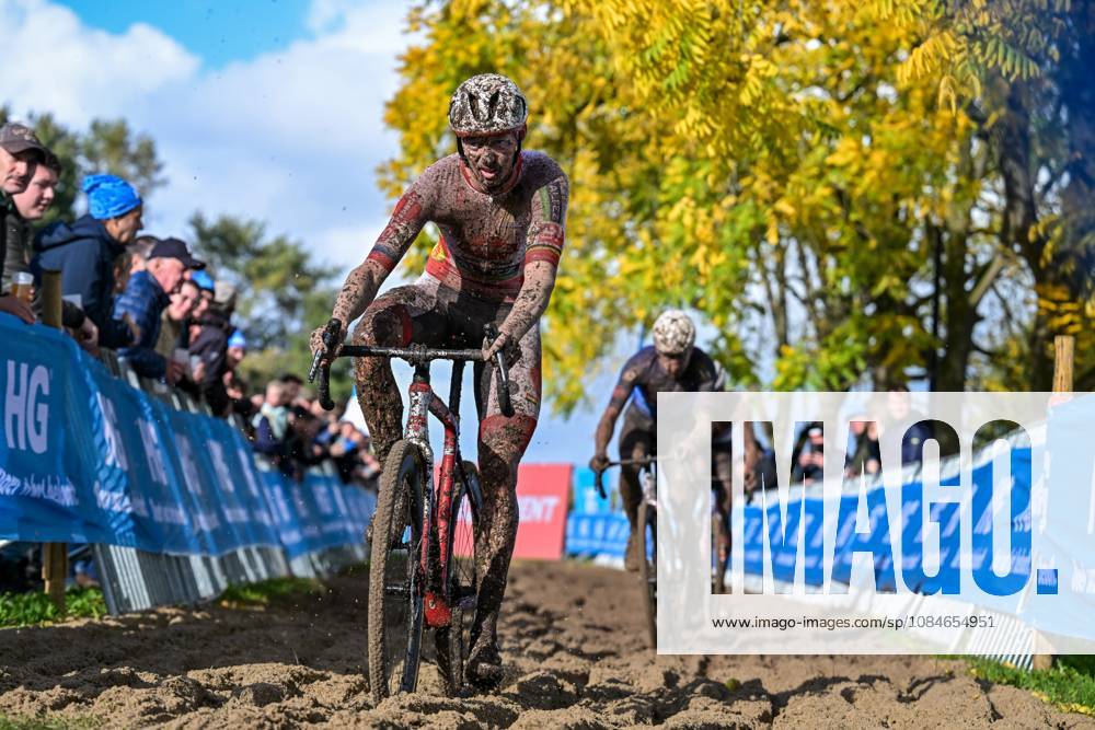 Belgian Michael Vanthourenhout of Pauwels Sauzen-Altez Industriebouw is pictured in action during the men s elite race of the Berencross Meulebeke cyclocross cycling event, race 2 8 in the HG Cross competition, on Saturday 17 October 2026. DAVIDxPINTENS x190092778x