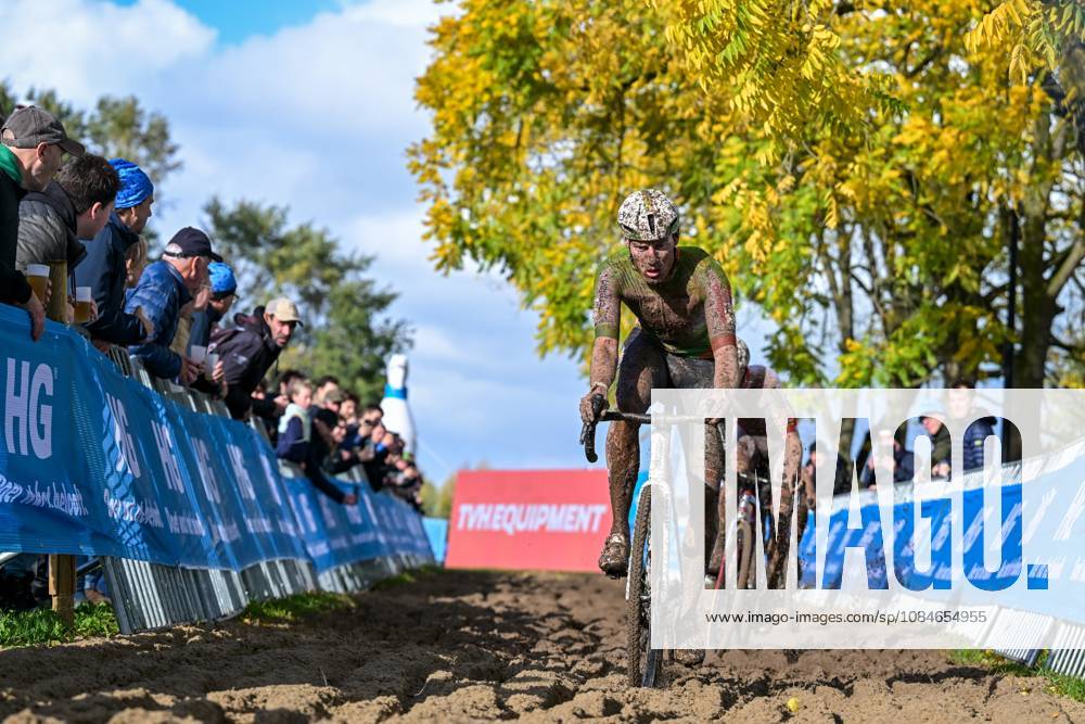 Belgian Joran Wyseure is pictured in action during the men s elite race of the Berencross Meulebeke cyclocross cycling event, race 2 8 in the HG Cross competition, on Saturday 17 October 2026. DAVIDxPINTENS x190092806x