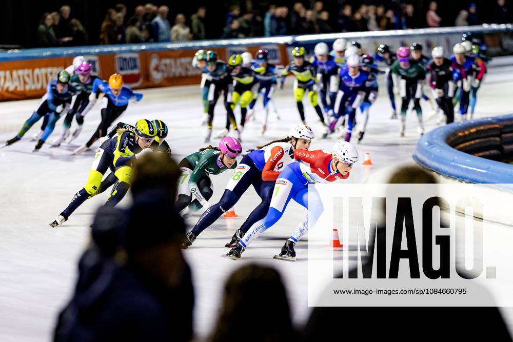 AMSTERDAM - The first race of the Marathon Cup for women at the Jaap Eden Track. RAMON VAN FLYMEN ANP ANPxSportx IVx 572737670 originalFilename: 572737670