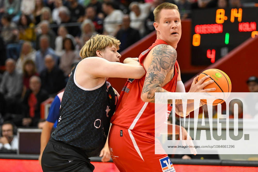 Karl Bühner, Robin Benzing Barmer 2. Basketball Bundesliga, Pro A, 5. Spieltag, 46ers, Basketball Saison 2026 2027, BBL, Deutschland, Gießen 46ers RheinStars Köln, Gießen in rot, Herren, Männer, Köln in schwarz