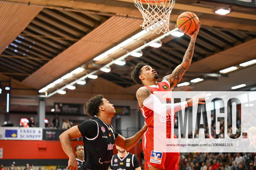 Maxi Begue, Daniel Norl Barmer 2. Basketball Bundesliga, Pro A, 5. Spieltag, 46ers, Basketball Saison 2026 2027, BBL, Deutschland, Gießen 46ers RheinStars Köln, Gießen in rot, Herren, Männer, Köln in schwarz