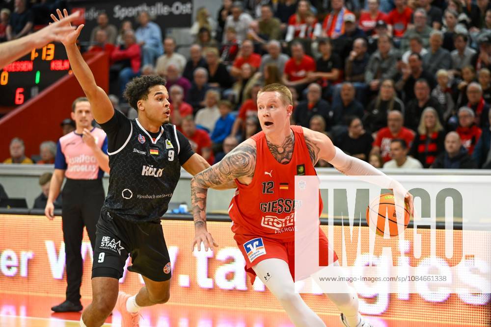 Maxi Begue, Robin Benzing Barmer 2. Basketball Bundesliga, Pro A, 5. Spieltag, 46ers, Basketball Saison 2026 2027, BBL, Deutschland, Gießen 46ers RheinStars Köln, Gießen in rot, Herren, Männer, Köln in schwarz