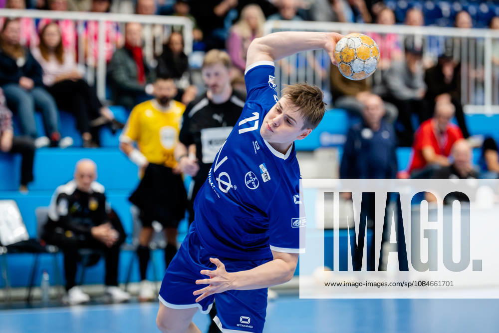 Dormagen, 17.10.2026, Handball, Herren, 2. Bundesliga, 8. Spieltag, 2026 2027: TSV Bayer Dormagen HSC 2000 Coburg Felix Böckenholt (TSV Bayer Dormagen, 17) beim Siebenmeter Dormagen TSV Bayer Sportcenter NRW Germany
