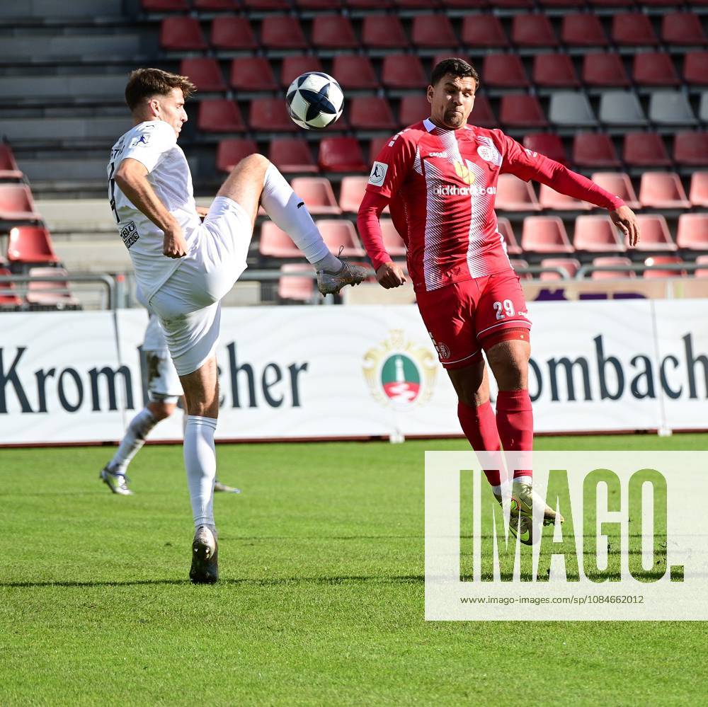 Kassel, Auestadion Regionalliga Südwest Saison 2026 2027 KSV Hessen Kassel - VFR Mannheim Hans Juraj Hartmann (VFR) gegen Cemal Sezer (29, hessen Kassel)