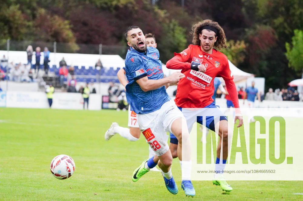 Cham Schweiz. Fussball Herren Saison 2026-2027 Schweizer Cup 2.Hauptrunde SC Cham - FC Sion 0:2 Bild ; Hajrizi Kreshnik FC Sion gegen Marin Wiskemann FC Cham Re. Aktion Zweikampf