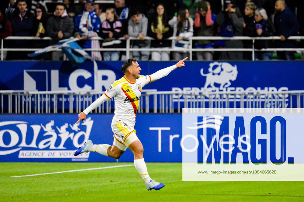 Joie des joueurs du RC Lens aprés le but de Ruben Aguilar (RC Lens)