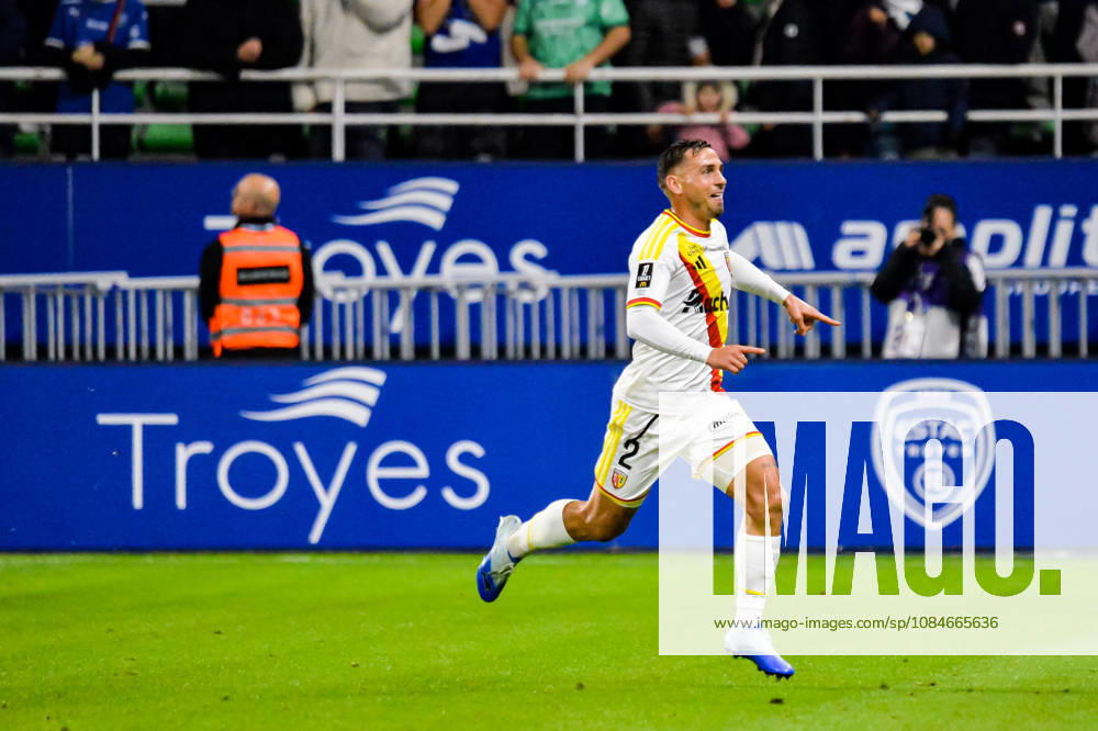 Joie des joueurs du RC Lens aprés le but de Ruben Aguilar (RC Lens)