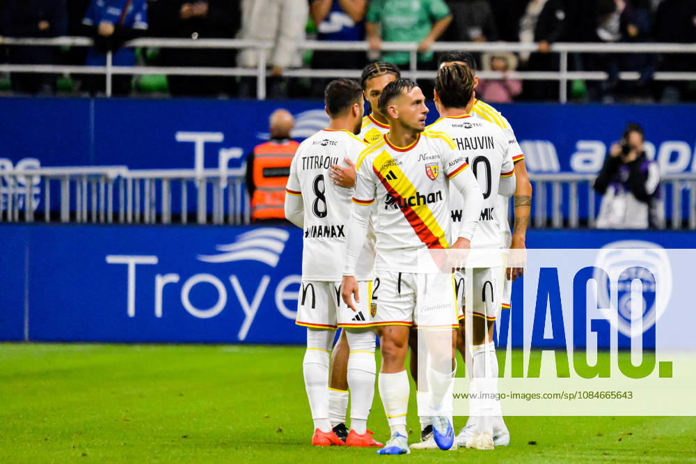 Joie des joueurs du RC Lens aprés le but de Ruben Aguilar (RC Lens)