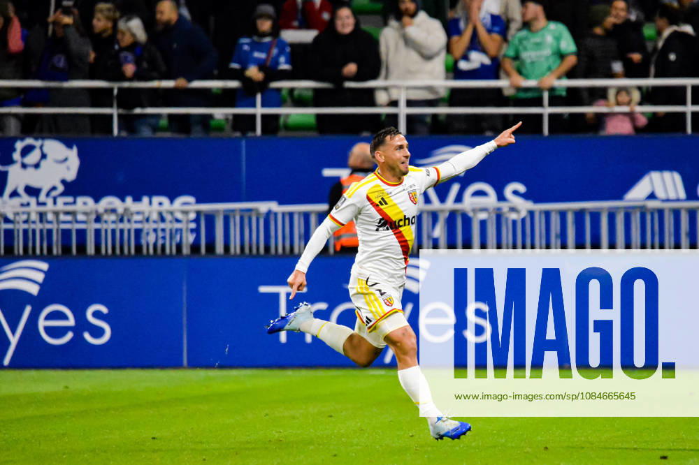 Joie des joueurs du RC Lens aprés le but de Ruben Aguilar (RC Lens)