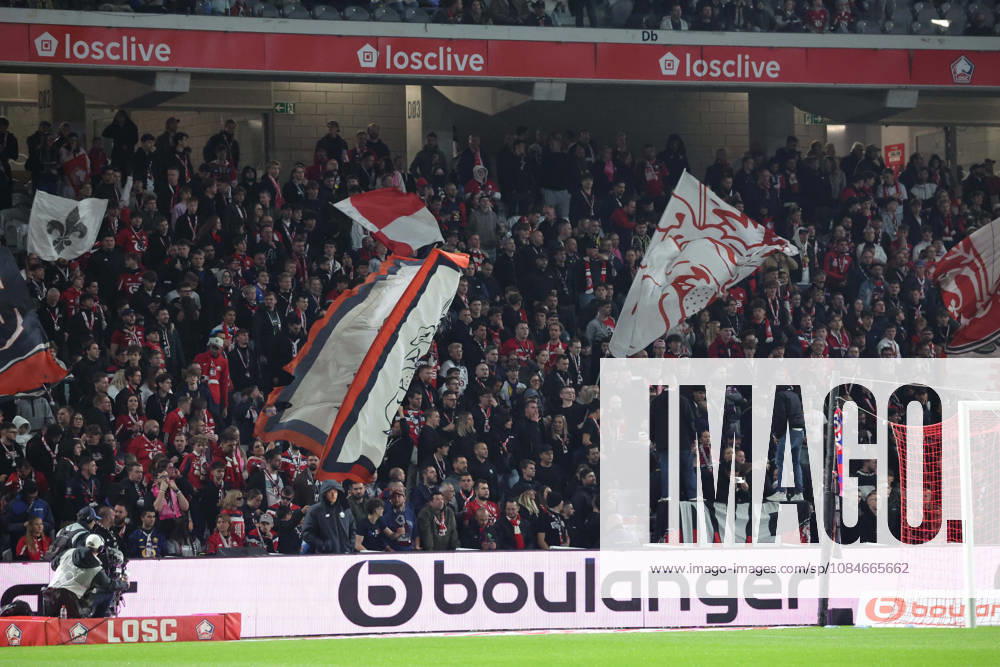 Supporters de Lille lors du match LOSC Lille vs Brest, Ligue 1, Decathlon Arena stade Pierre Mauroy, le 17 octobre 2026 - photo Laurent Sanson PsnewZ