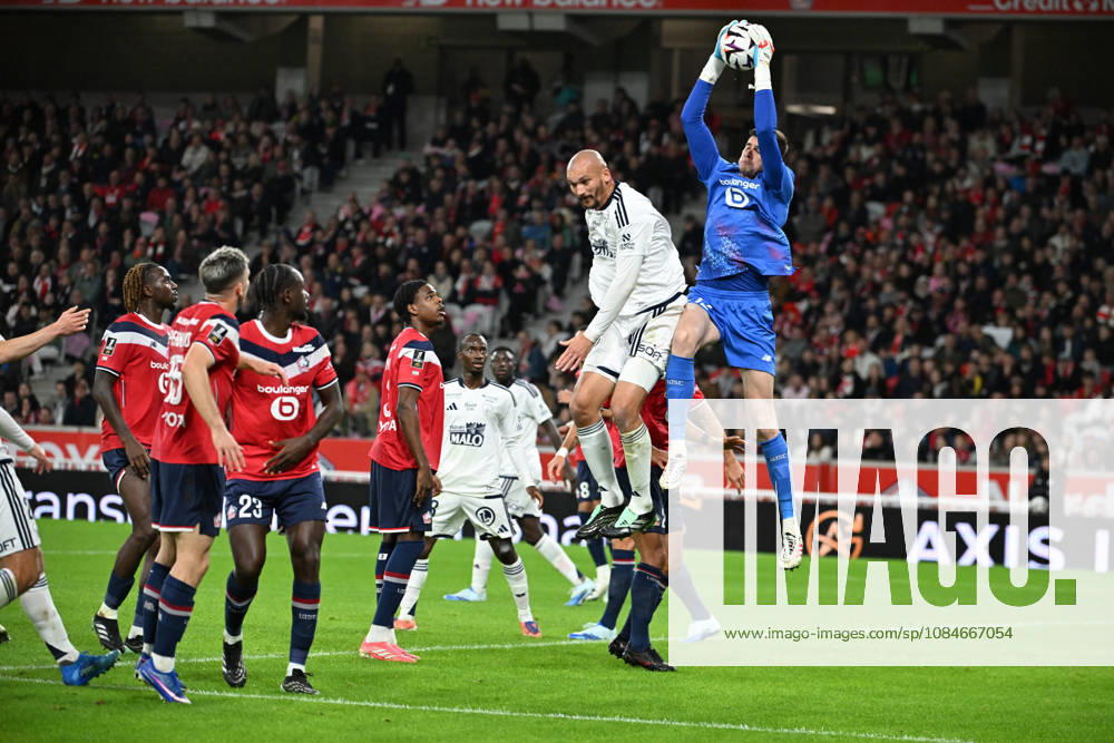LOSC Lille v Stade Brestois 29 - Ligue 1 McDonald s 2026 2027 Nathan NGOY and Ludovic AJORQUE and Pathe MBOUP and Kamory DOUMBIA and Ngal ayel MUKAU during Ligue 1 McDonald s between Lille and Brest at Stade Pierre Mauroy on October 17, 2026 in Lille, France. Lille France