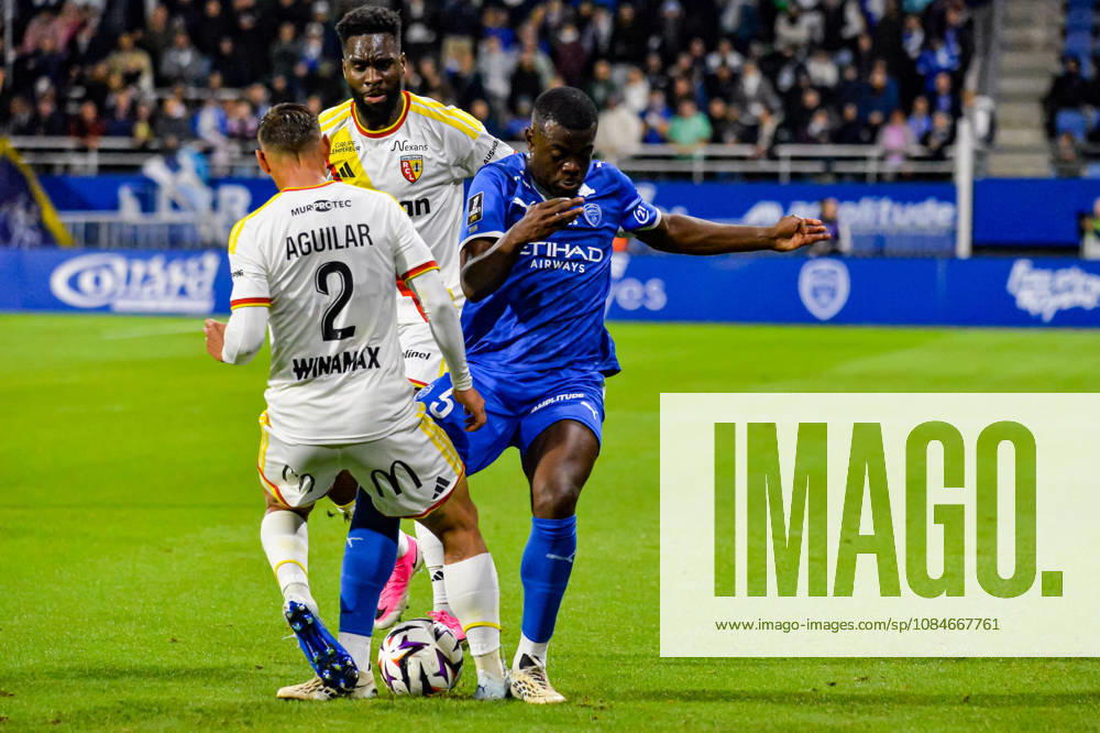 Paolo Gozzi (ESTAC Troyes) Odsonne Edouard (RC Lens)