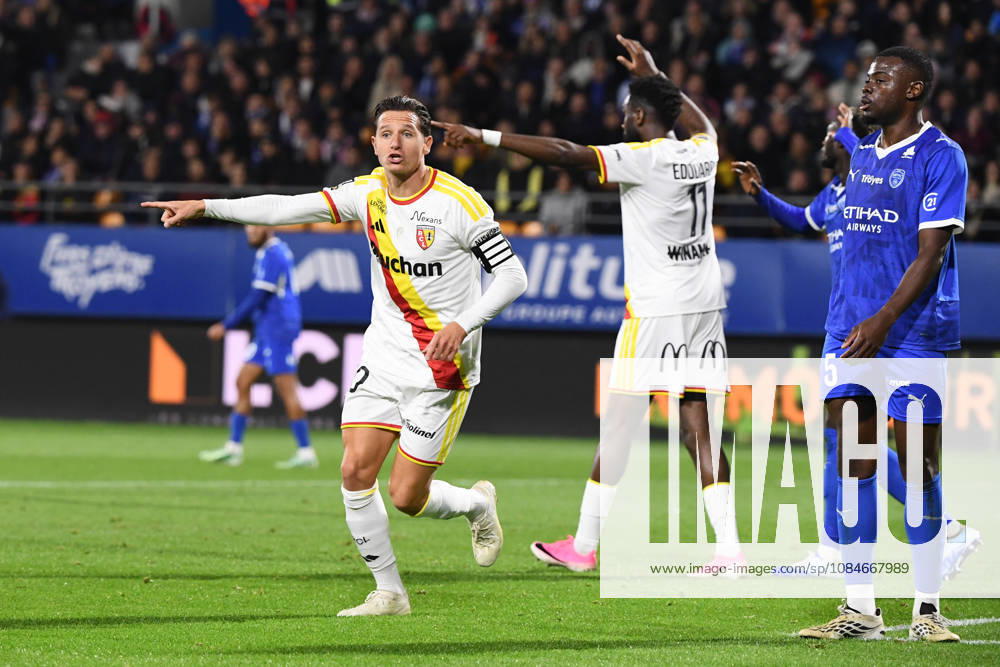 ESTAC Troyes v RC Lens - Ligue 1 McDonald s 2026 2027 Paolo GOZZI and Florian THAUVIN of Lens during Ligue 1 McDonald s match between Troyes and Lens at Stade de l Aube on October 17, 2026 in Troyes, France. Troyes France