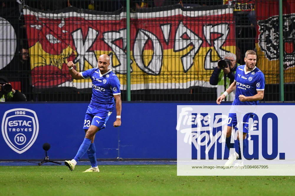 ESTAC Troyes v RC Lens - Ligue 1 McDonald s 2026 2027 Timothà NKADA of Troyes and Renaud RIPART of Troyes celebrates the second goal during Ligue 1 McDonald s match between Troyes and Lens at Stade de l Aube on October 17, 2026 in Troyes, France. Troyes France