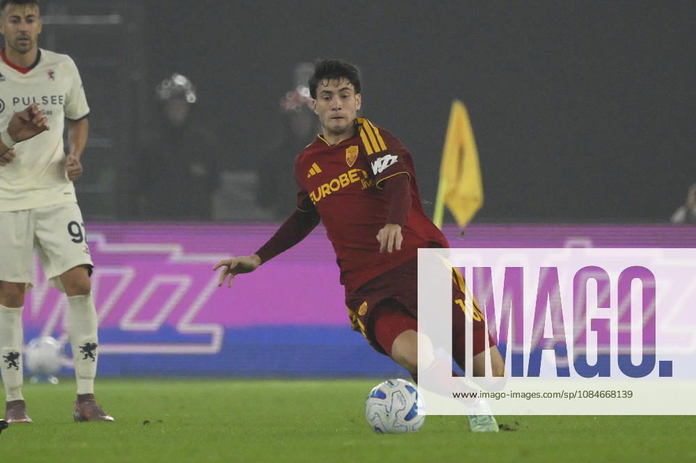 Roma’s Matias Soule during the Serie A Enilive soccer match between AS Roma and Genoa at the Rome s Olympic stadium, Italy - October 17, 2026. - Soccer.