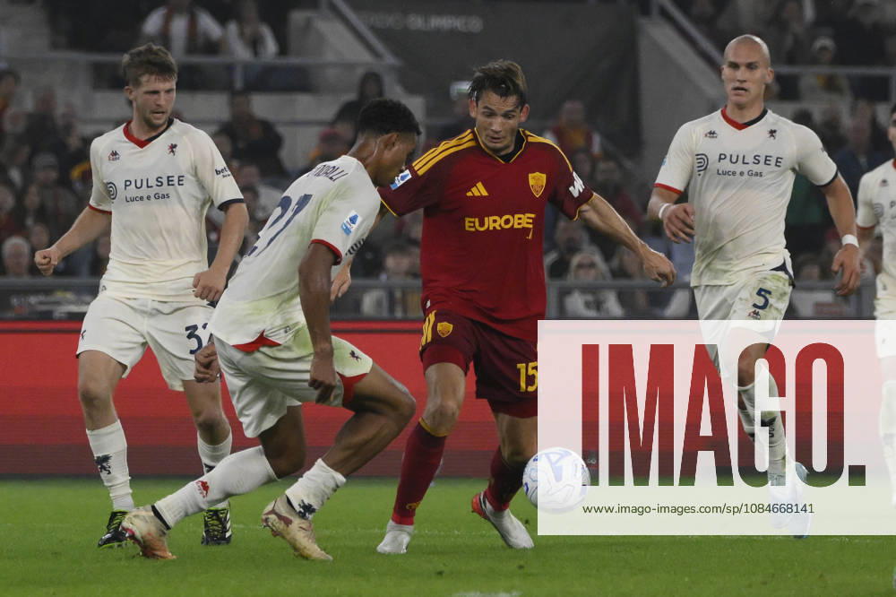Roma’s Marten de Roon during the Serie A Enilive soccer match between AS Roma and Genoa at the Rome s Olympic stadium, Italy - October 17, 2026. - Soccer.