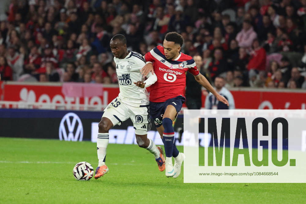 Kamory DOUMBIA (Brest) et Ethan MBAPPÉ (LOSC Lille) lors du match LOSC Lille vs Brest, Ligue 1, Decathlon Arena stade Pierre Mauroy, le 17 octobre 2026 - photo Laurent Sanson PsnewZ