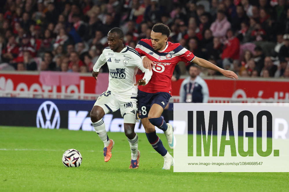 Kamory DOUMBIA (Brest) et Ethan MBAPPÉ (LOSC Lille) lors du match LOSC Lille vs Brest, Ligue 1, Decathlon Arena stade Pierre Mauroy, le 17 octobre 2026 - photo Laurent Sanson PsnewZ