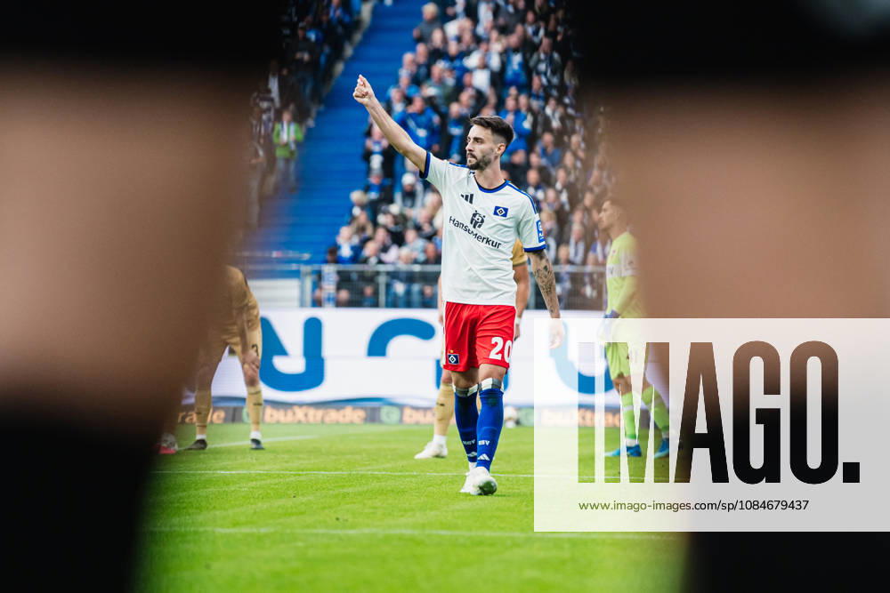 1. Bundesliga: Hamburger SV vs. VfB Stuttgart, 17.10.2026 Fabio Vieira (Hamburger SV, 20) ; Fußball, 1. Bundesliga, 6. Spieltag: Hamburger SV vs. VfB Stuttgart am 17.10.2026 im Volksparkstadion, Hamburg DFL REGULATIONS PROHIBIT ANY USE OF PHOTOGRAPHS AS IMAGE SEQUENCES AND OR QUASI-VIDEO.