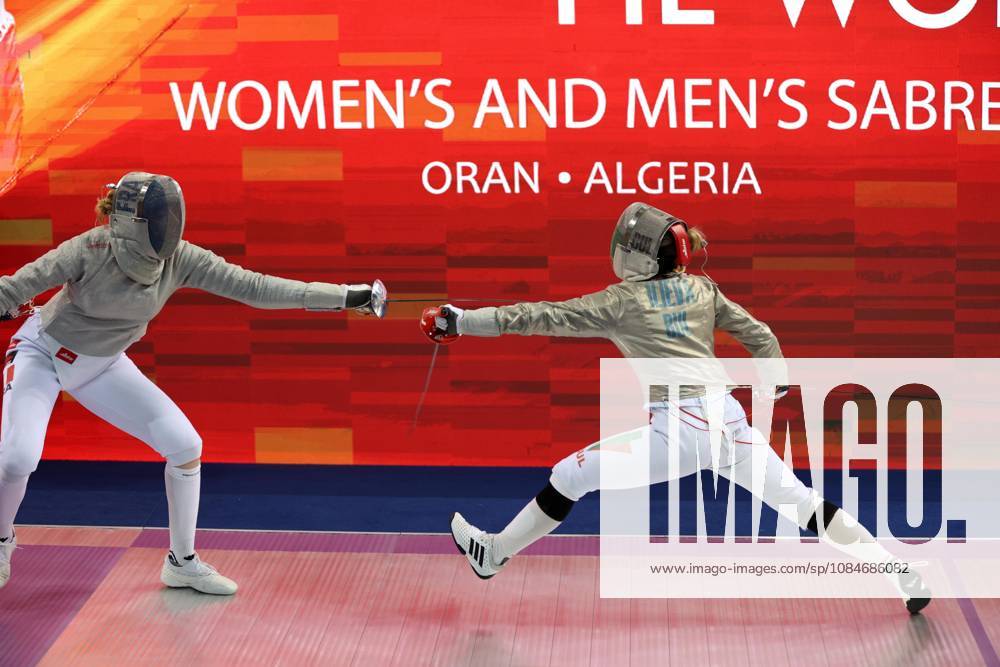 Coupe du Monde d escrime Oran 2026 la Francais Tori Toscane (gauche) affronte la bulgares Ilieva Yoana (droite), lors de la Finale individuelle du sabre fà minine, lors de la Coupe du monde d escrime 2026 a Oran, en Algerie, le 17 Octobre 2026 (Photo By Billel Bensalem APP Images) oran Algà rie